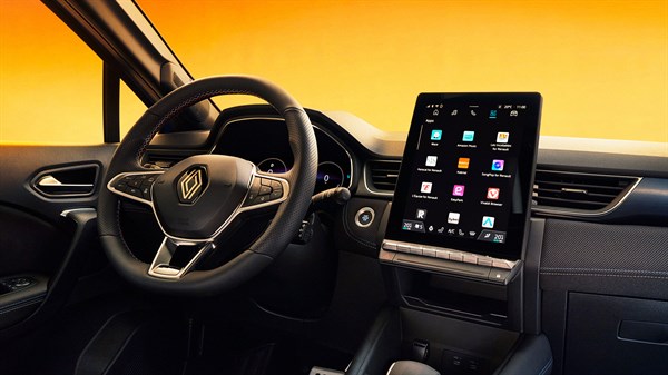 connected driving - Renault Captur E-Tech full hybrid