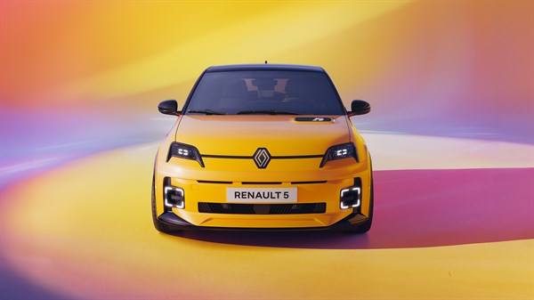 connected insurance - Renault 5 E-Tech electric