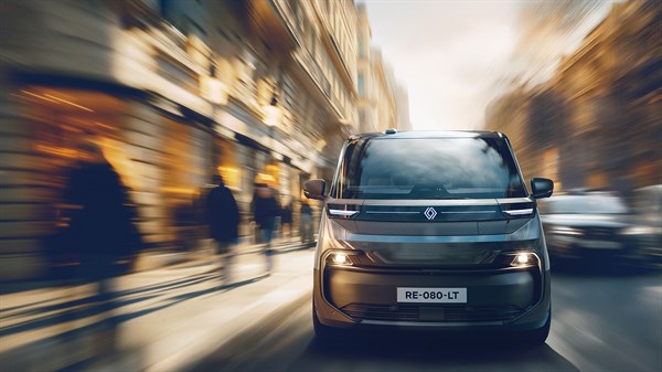nex Renault Trafic Van E-Tech electric - bold, assertive front end