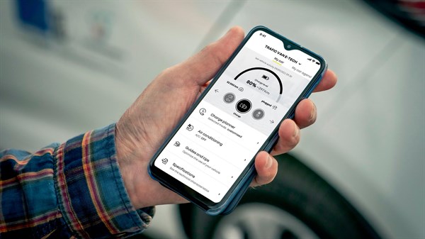 Renault Trafic Van - connected solutions
