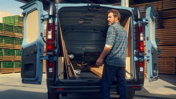 right angles for optimum loading - Renault Trafic Van