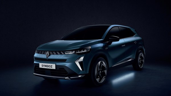 Renault Symbioz full hybrid E-Tech - underbody welcome lighting