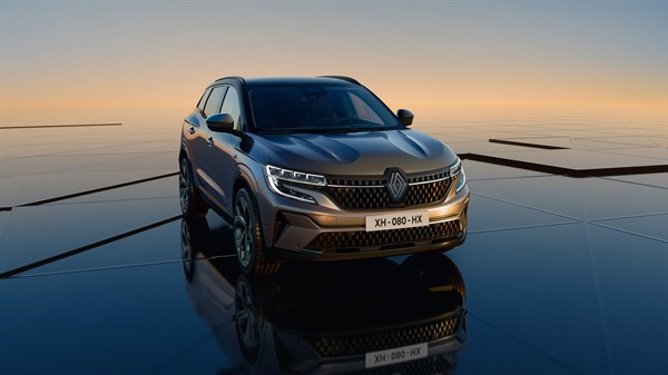 bold front end - Renault Austral full hybrid E-Tech