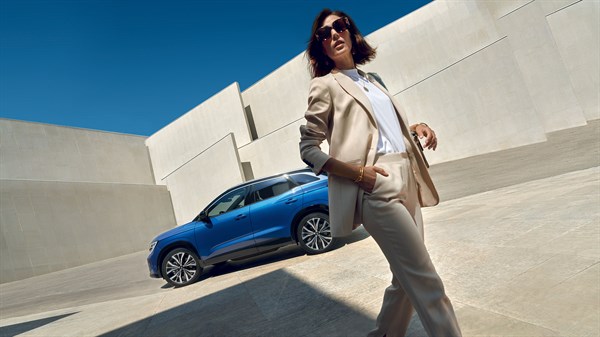 Renault Austral full hybrid E-Tech - business customers