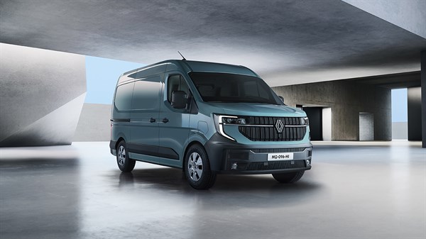 new front end with Renault logo - Renault Master