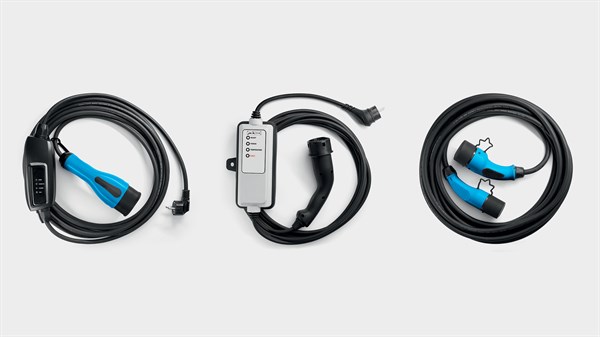 charging cables - Renault Scenic E-Tech electric